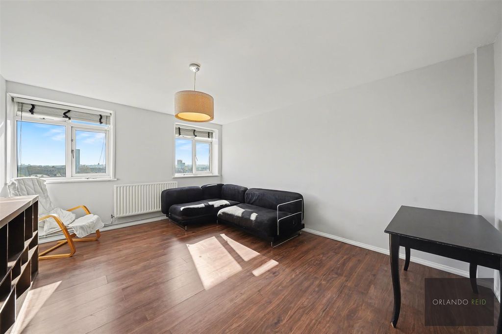 Property photo 3 of 12 Flat 35, Kemp Court Sw8 2Bj-9.Jpg