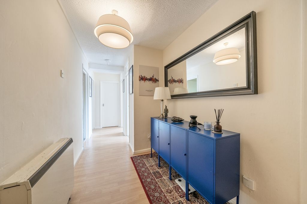 Property photo 3 of 15 1327835-12-68834A1dc0d1A