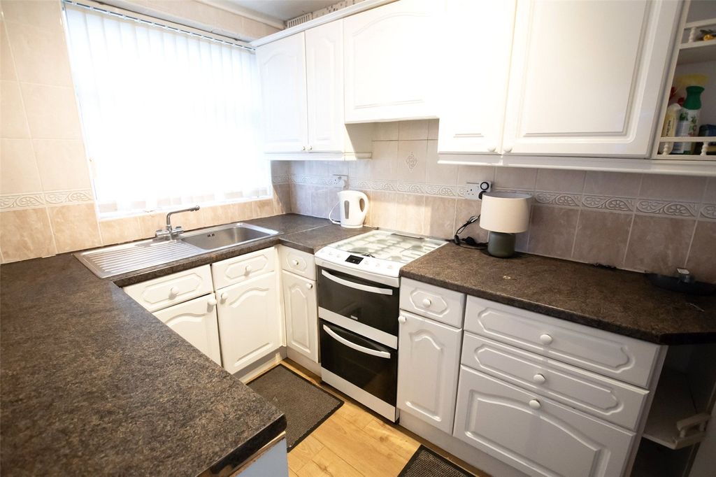 Property photo 3 of 18 Picture No. 17