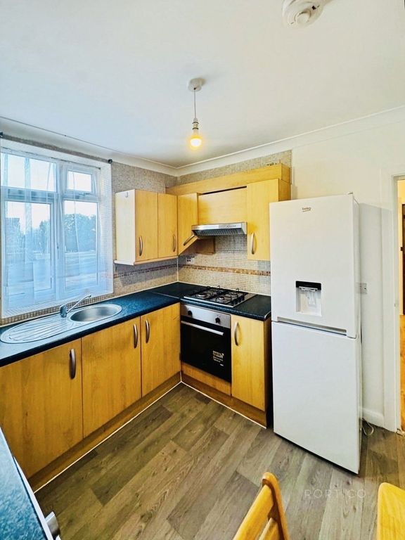 Property photo 1 of 11 Pbox-Img.Jpg