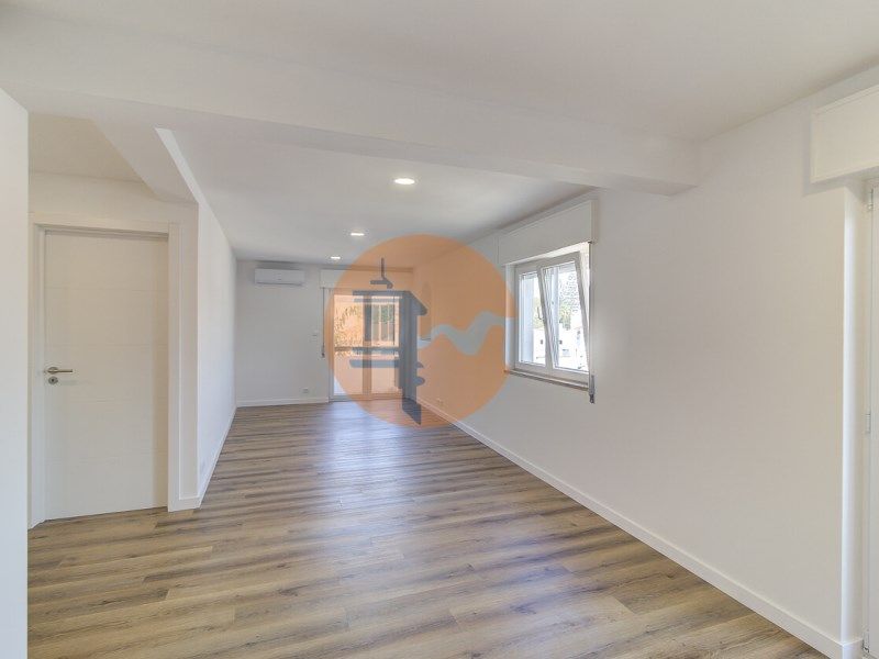 Property photo 3 of 28