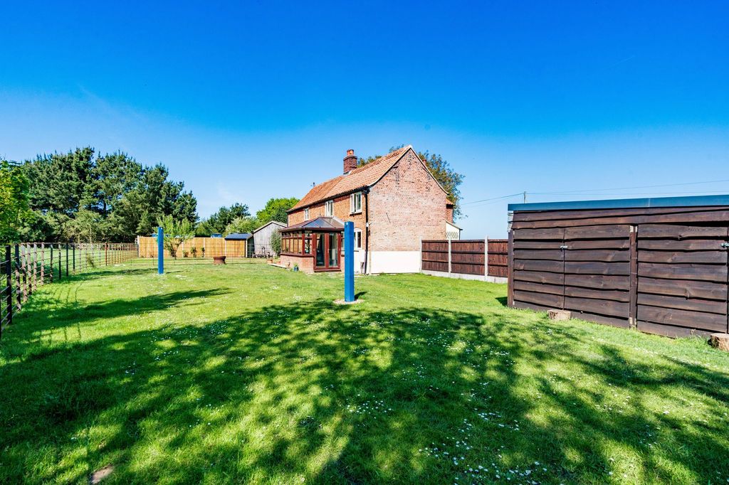 Property photo 2 of 26