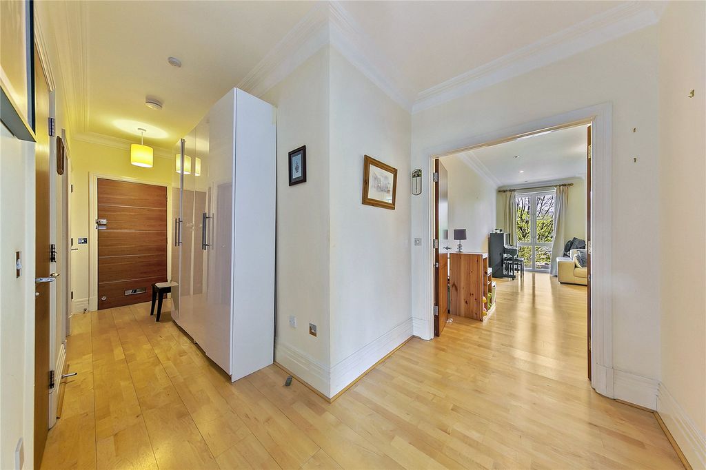 Property photo 2 of 13 Picture No. 11
