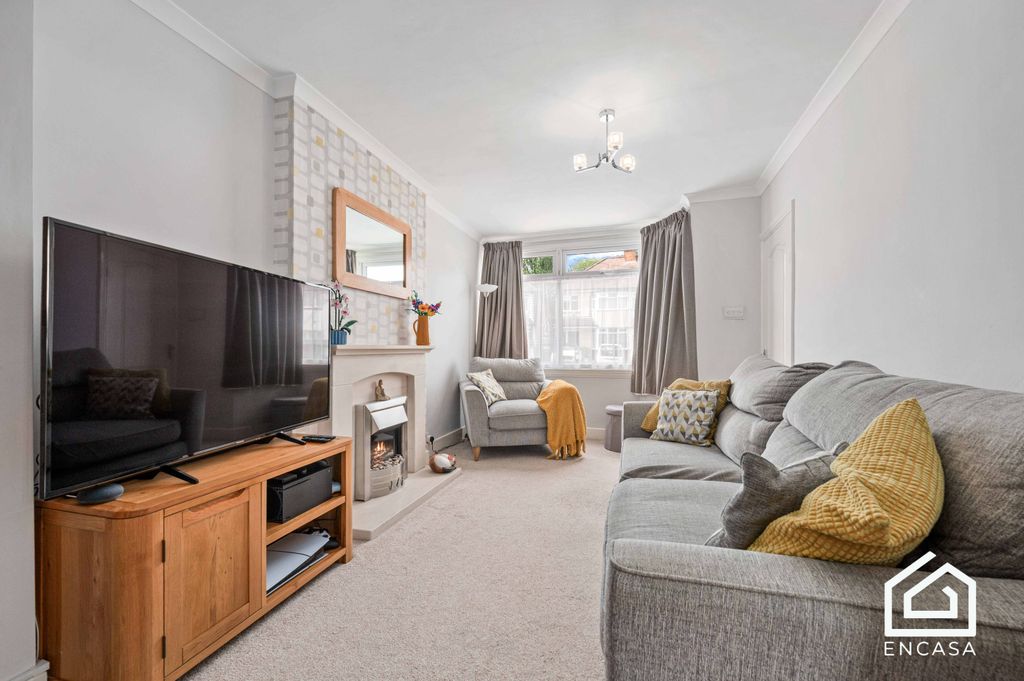 Property photo 3 of 19