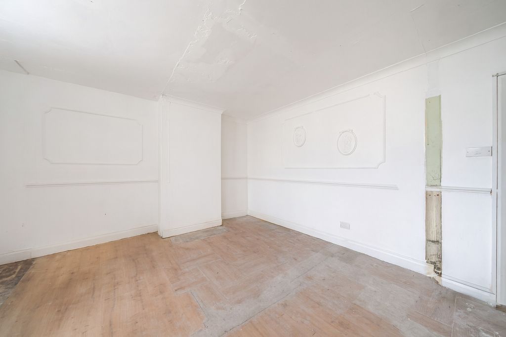 Property photo 2 of 11 4774793