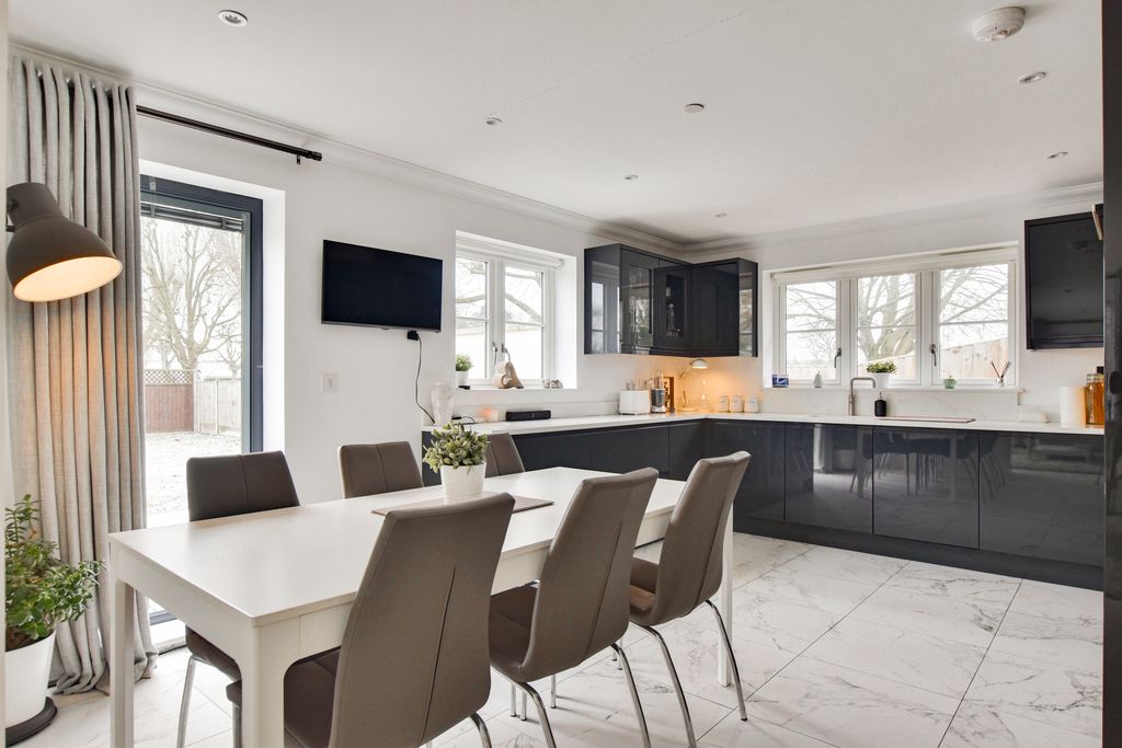 Property photo 2 of 25 Dsc_0034-Dsc_0036