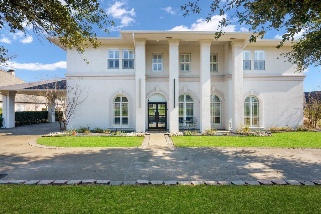 Property photo 1 of 31