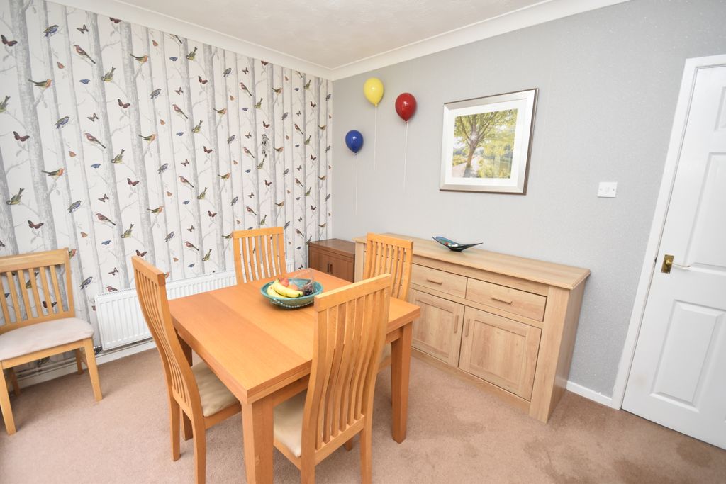 Property photo 3 of 16 Dining Room