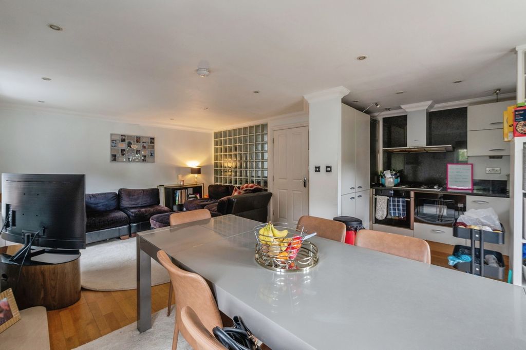Property photo 1 of 16 Lounge Diner