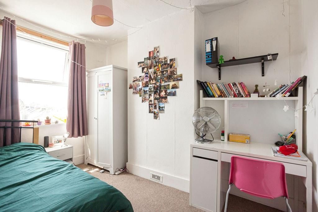 Property photo 3 of 8 Bedroom 1