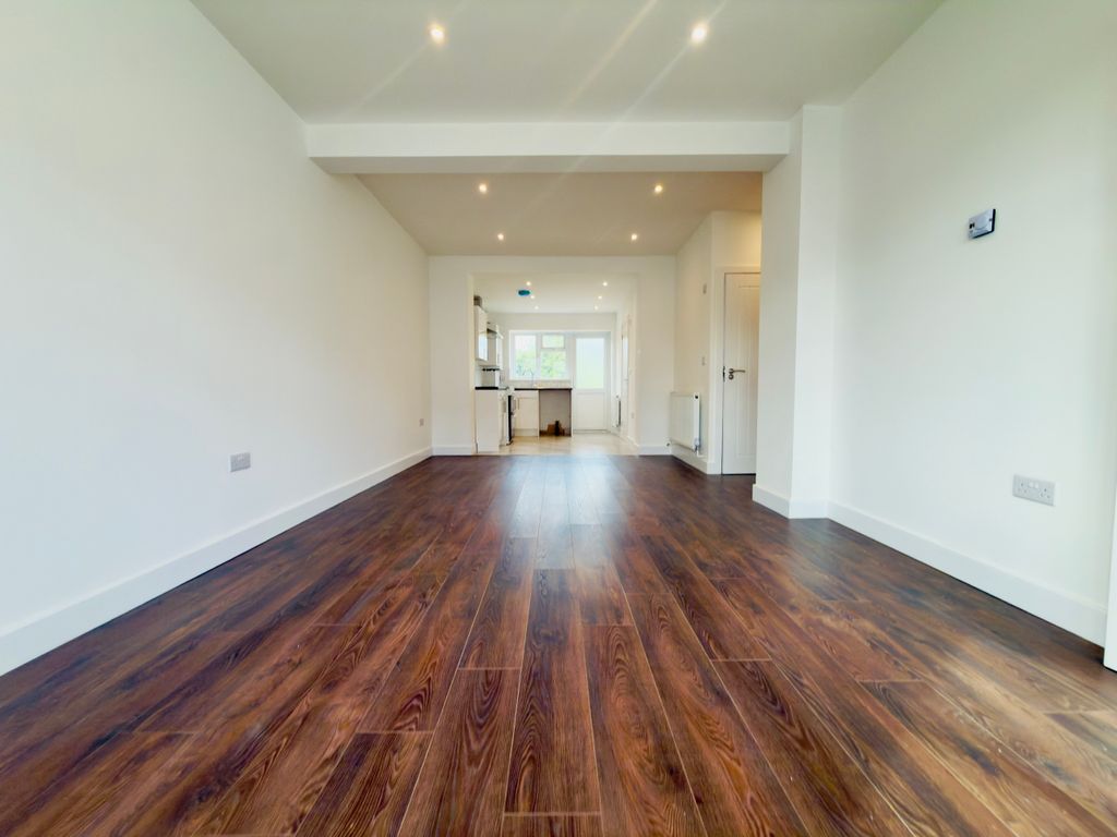 Property photo 3 of 11 Img_1829