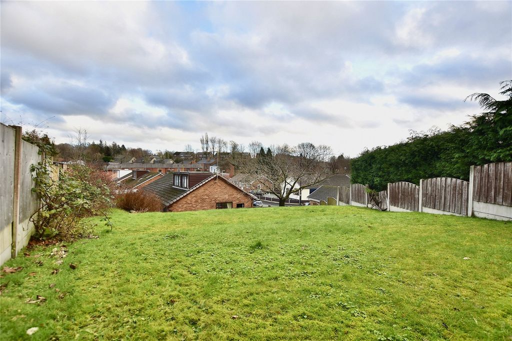 Property photo 3 of 18 Garden