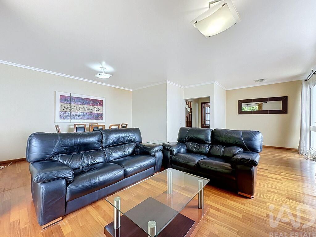 Property photo 2 of 38
