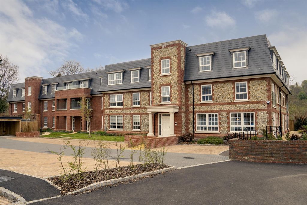 Property photo 1 of 11 External 1.Jpg