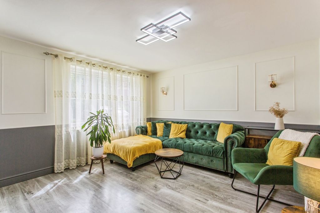 Property photo 3 of 19 Pbox-Img.Jpg
