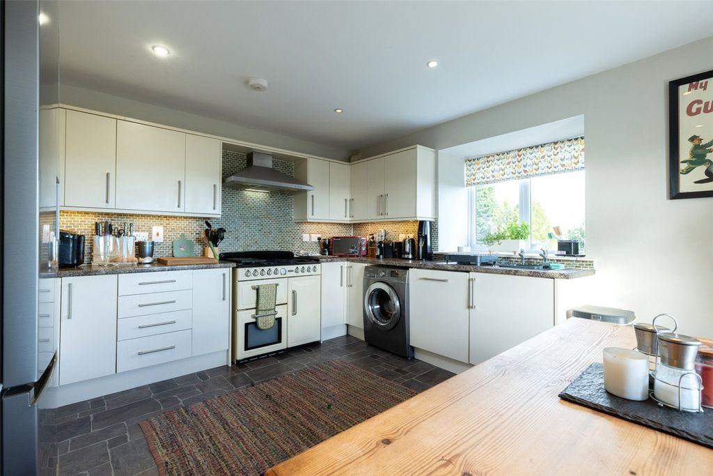 Property photo 2 of 19 Kitchen