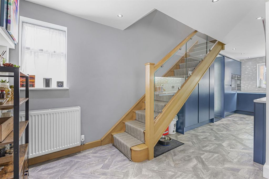 Property photo 2 of 28 Entrance