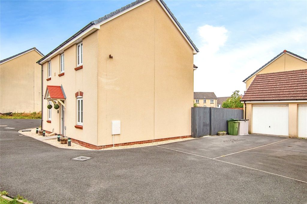 Property photo 2 of 19 Picture No. 33