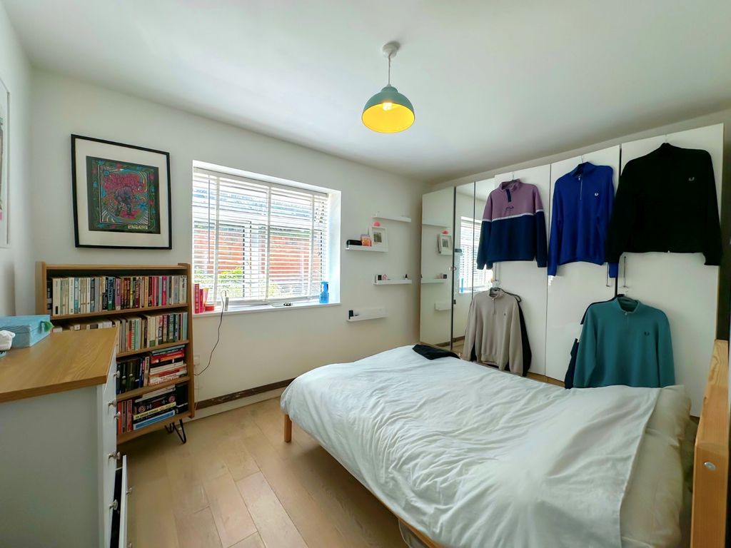 Property photo 3 of 18 Picture No. 12