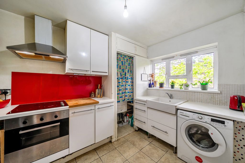 Property photo 3 of 16 1437711-11-69E0Bf...