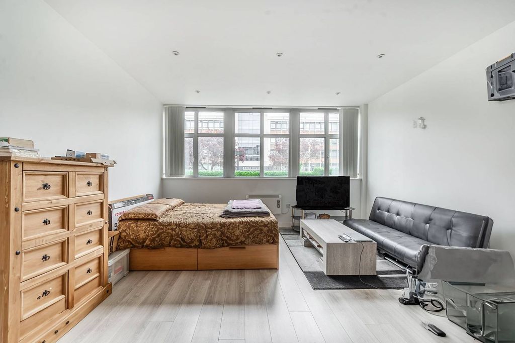 Property photo 1 of 4