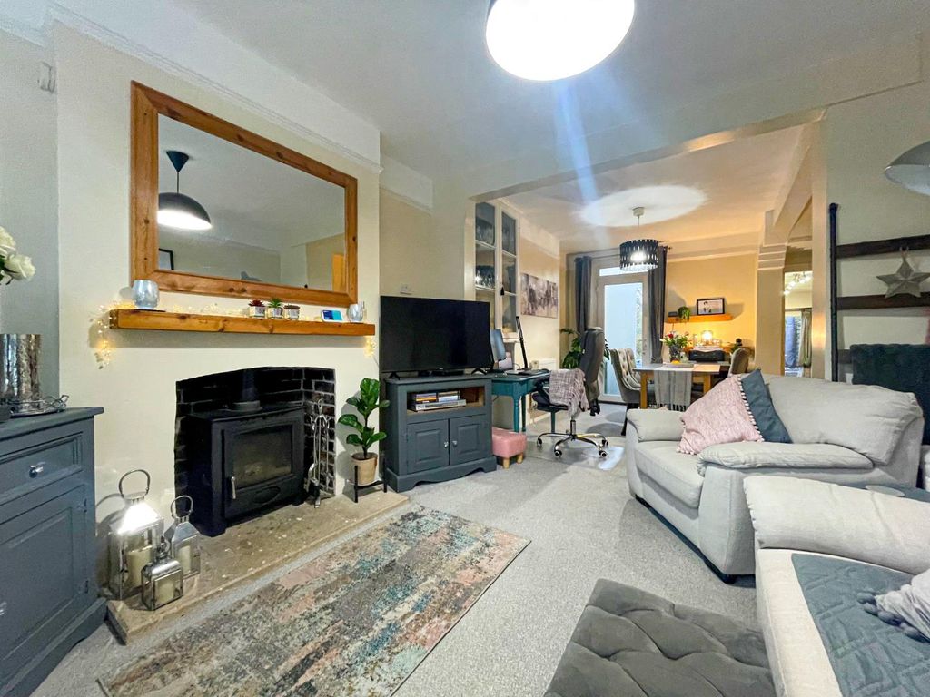 Property photo 3 of 12 2 (2).Png