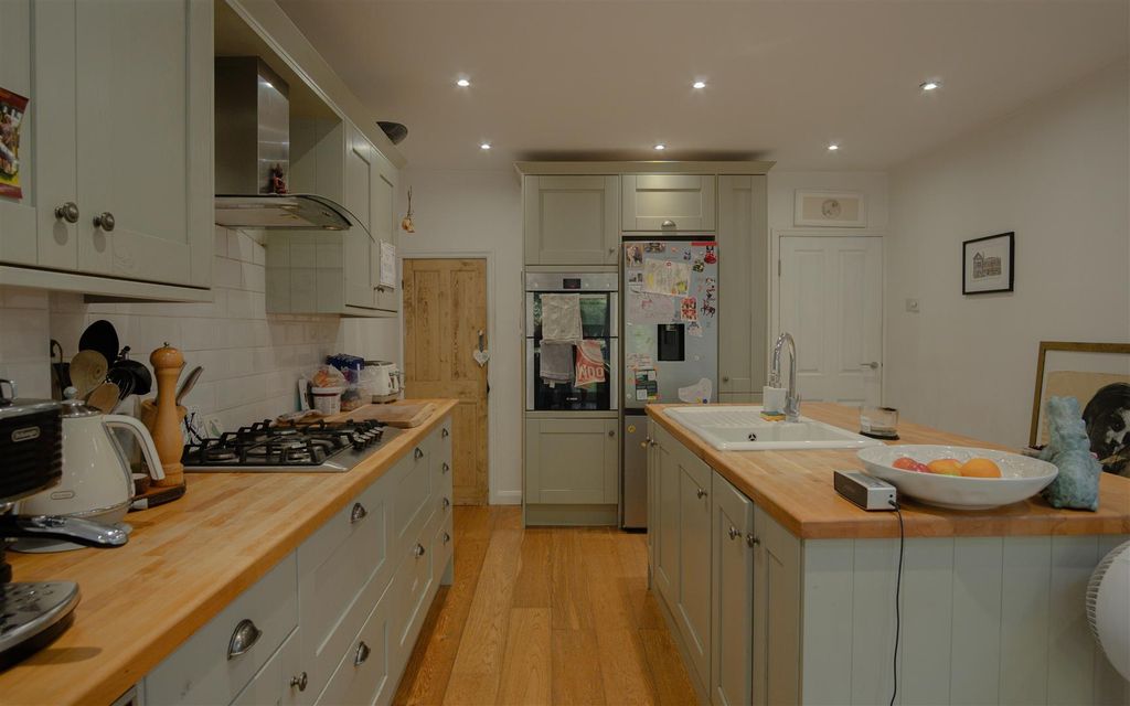 Property photo 2 of 17 Emlyn Road - Earslwood
