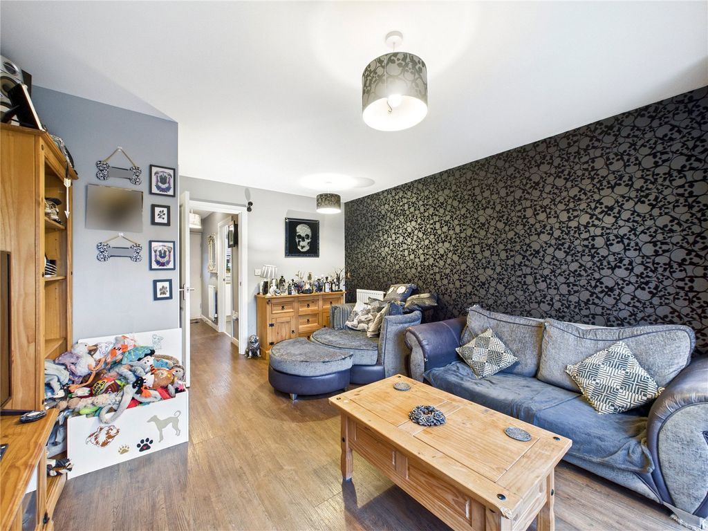 Property photo 3 of 11 Picture No. 16