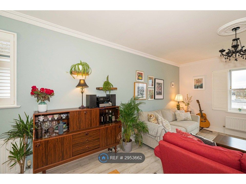 Property photo 2 of 16 Living Room