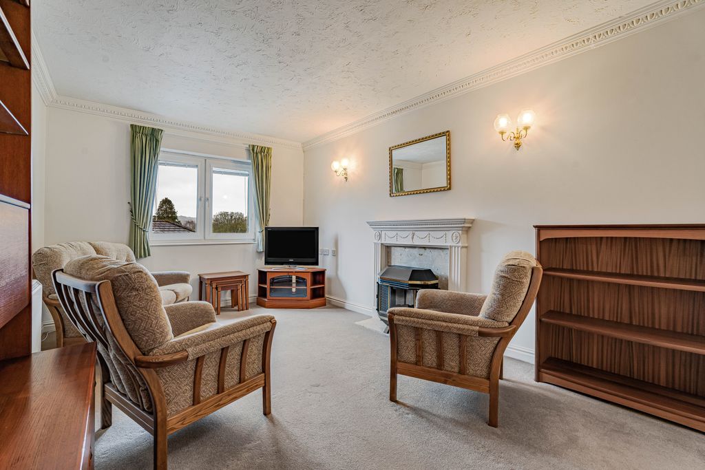 Property photo 3 of 12