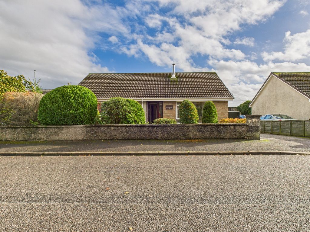 Property photo 2 of 33