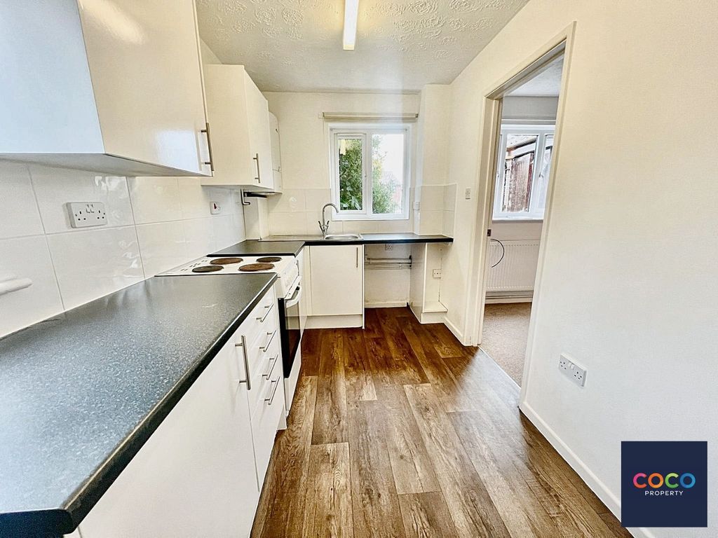 Property photo 2 of 7 5696282