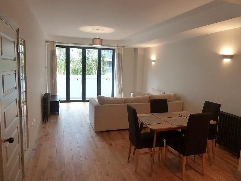 Property photo 3 of 6 Reception