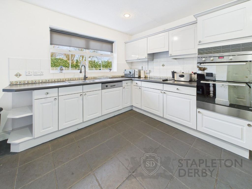 Property photo 3 of 32 Cam04720G0-Pr0027-Still012.Jpg