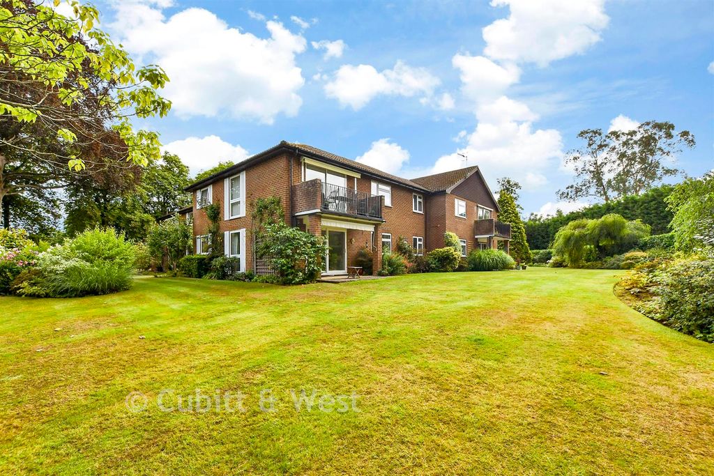 Property photo 2 of 10 External (Web)