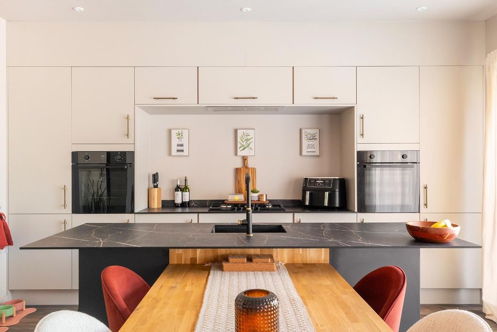 Property photo 1 of 46 3C5Lby - Kitchen Diner G.Jpg