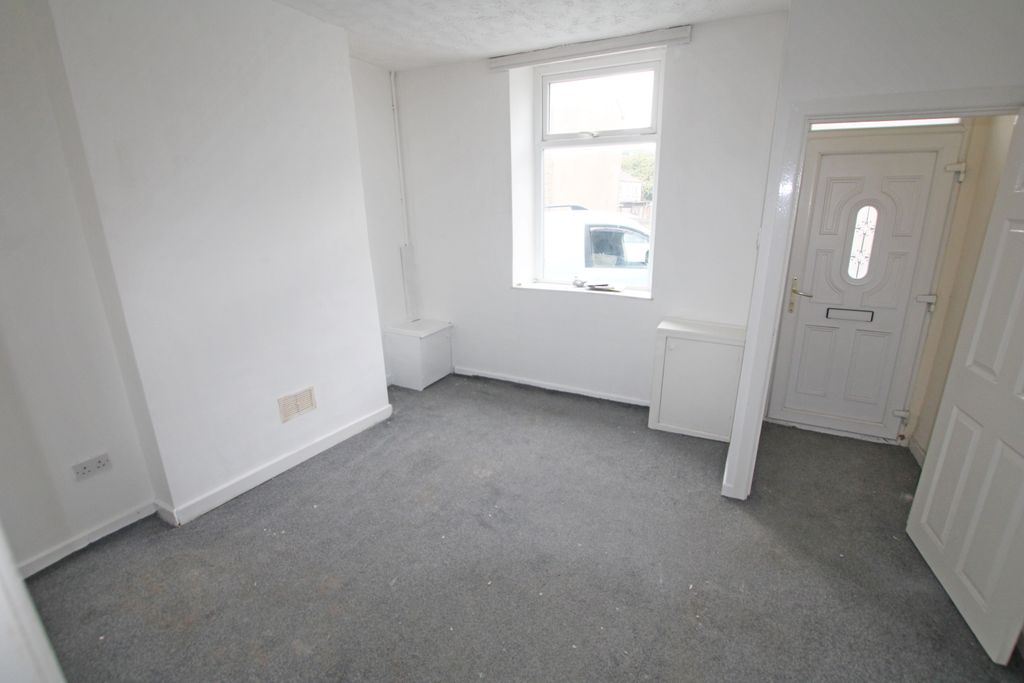 Property photo 2 of 6 1