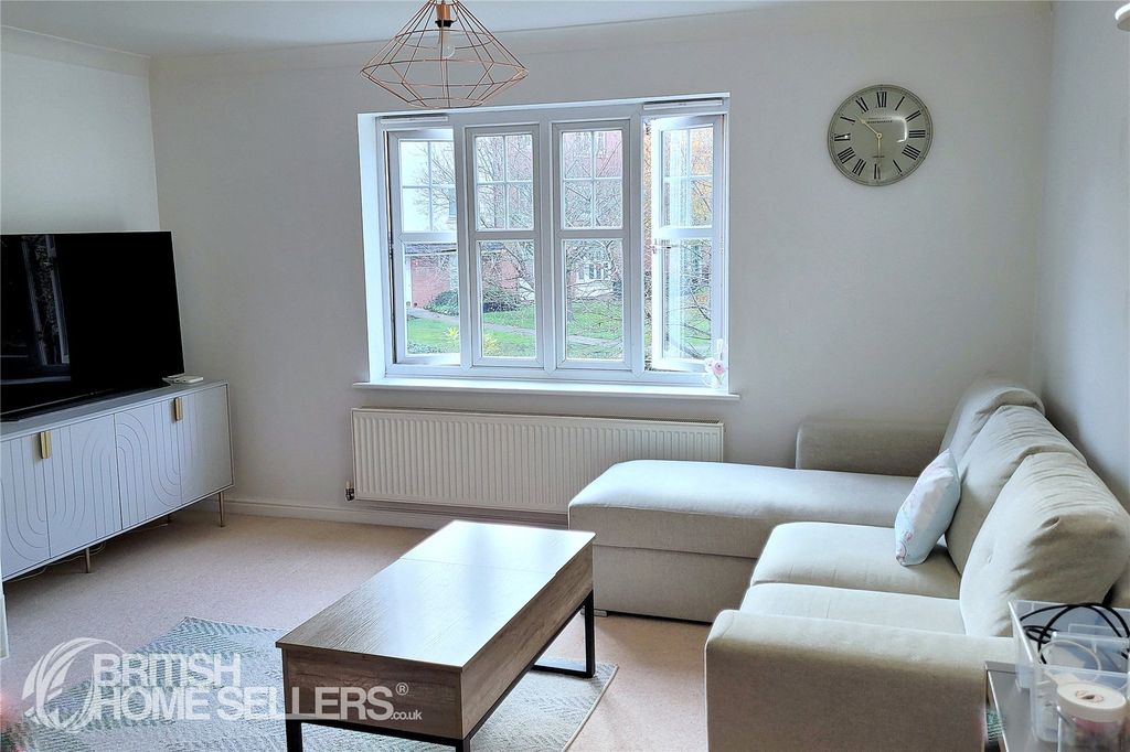 Property photo 2 of 22 Picture No. 11