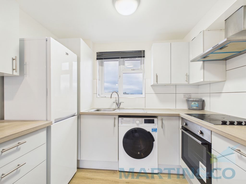 Property photo 2 of 8 Cam01059G0-Pr0328-Still004