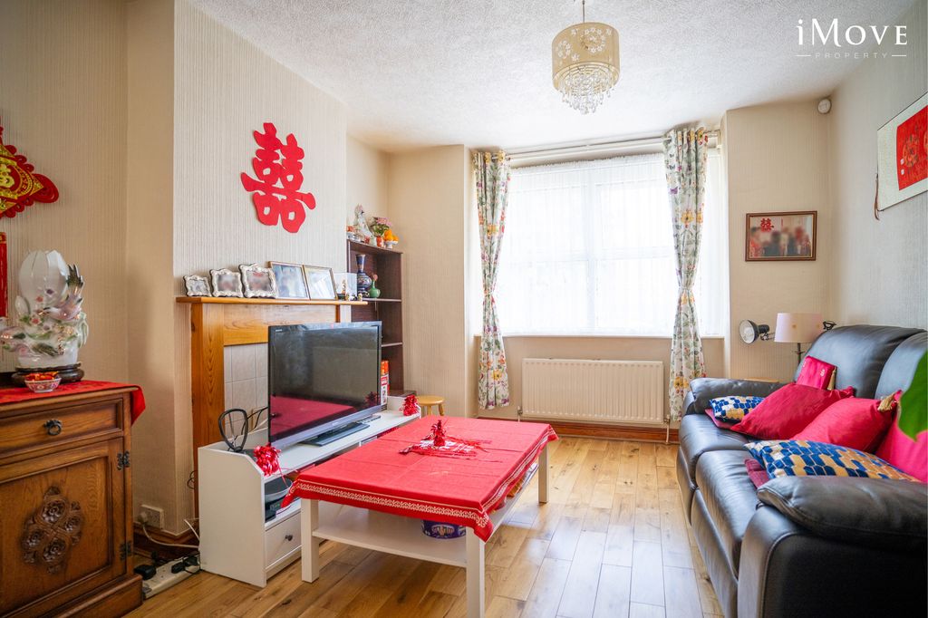 Property photo 3 of 11