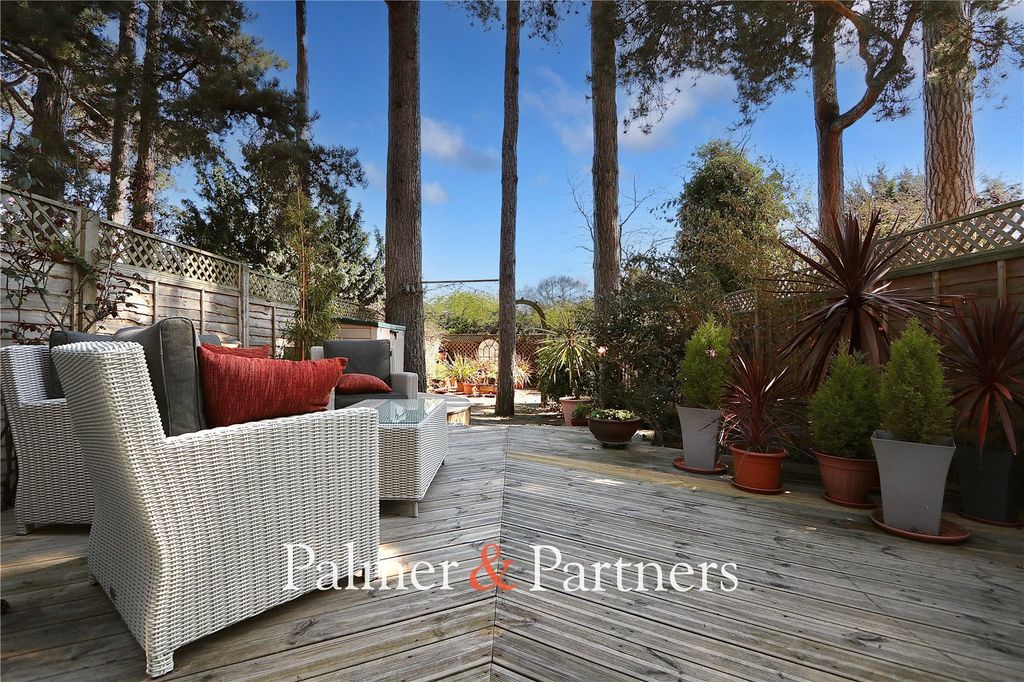 Property photo 2 of 33 Picture No. 05