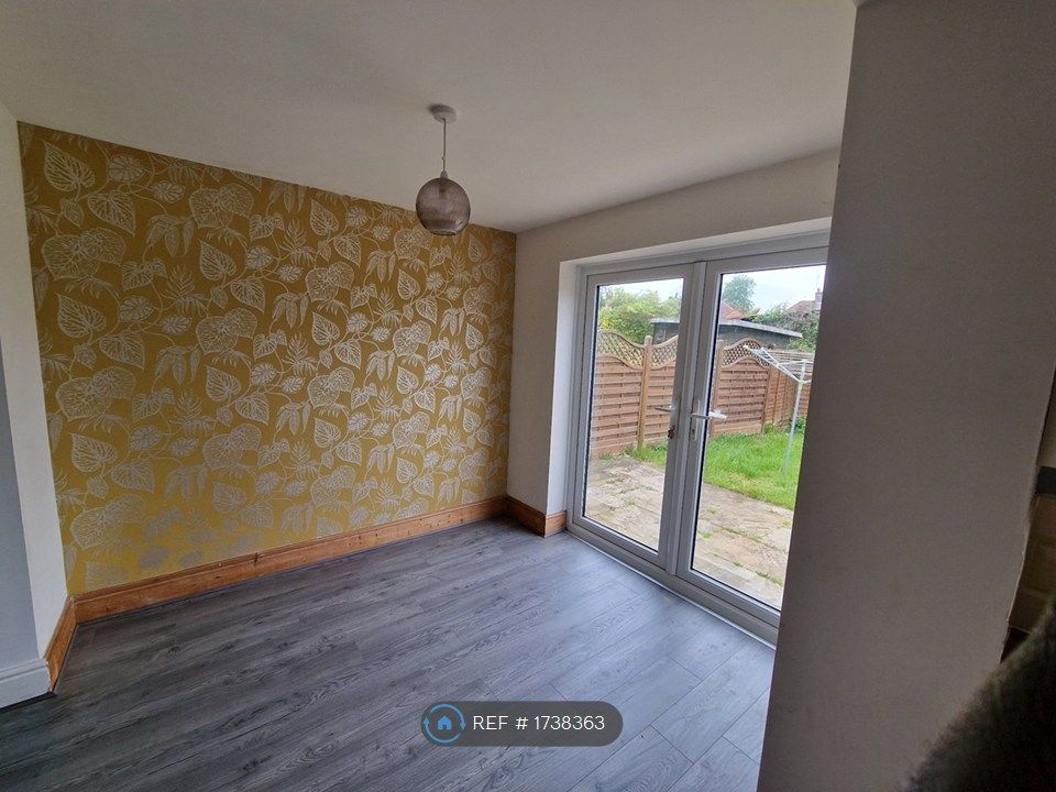 Property photo 3 of 15 Dining