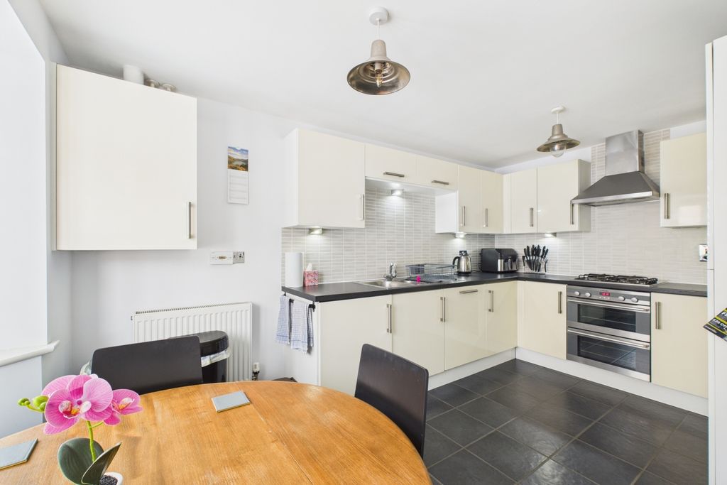 Property photo 3 of 15 Kitchen Diner