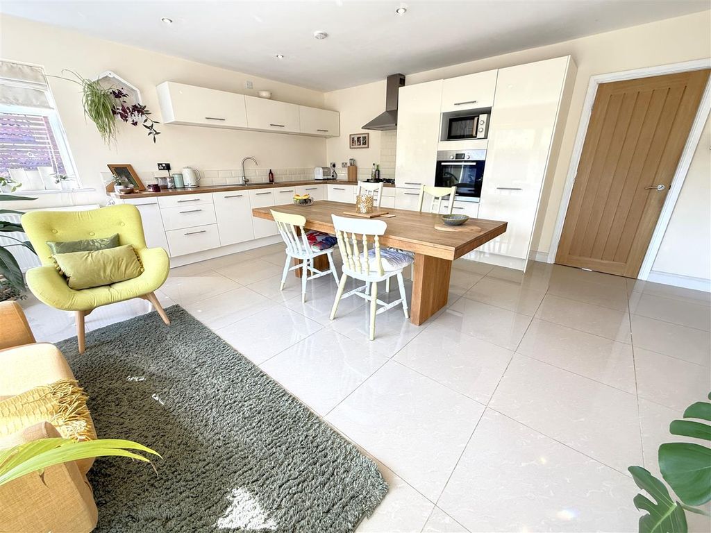 Property photo 2 of 34 Img_2755.Jpg