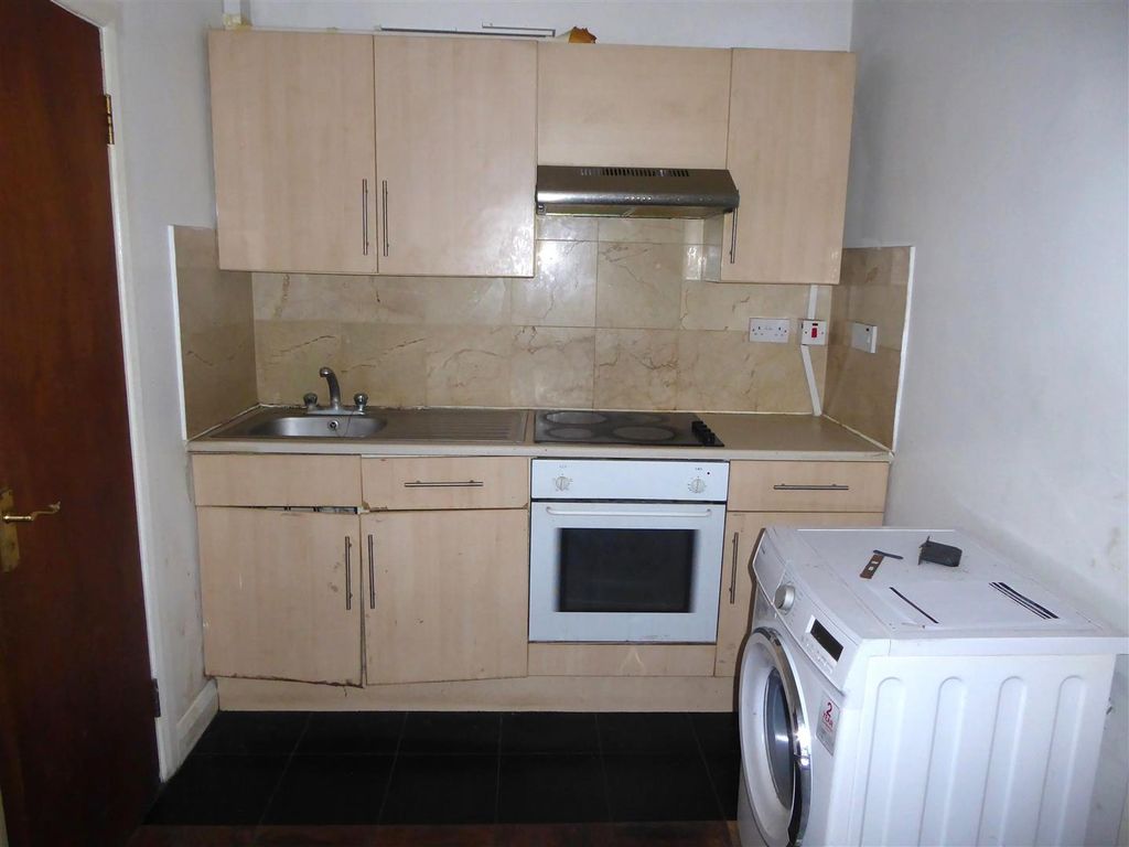 Property photo 2 of 4 Kitchen