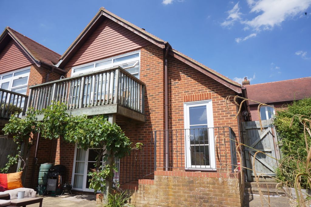 Property photo 1 of 11 Photo 12