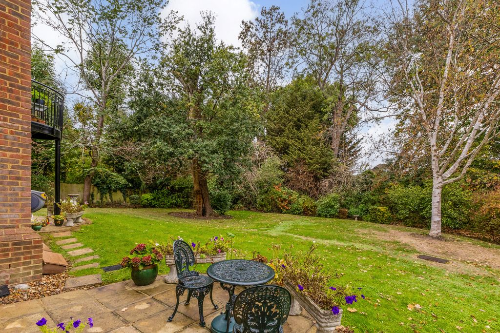 Property photo 3 of 25