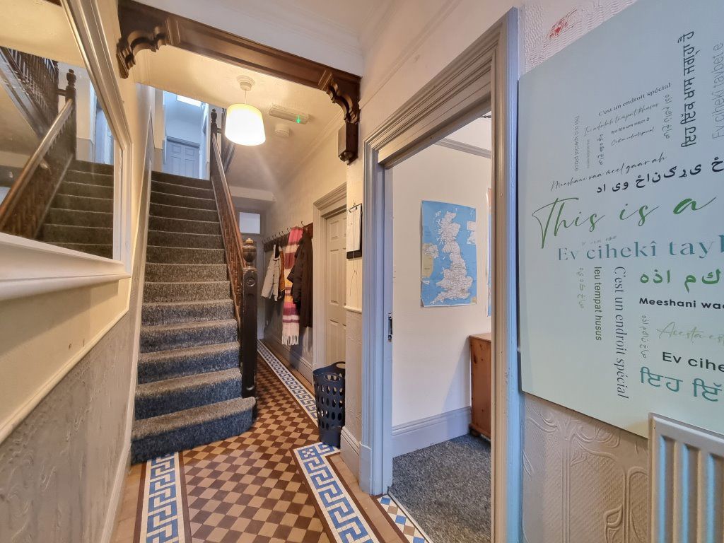 Property photo 2 of 25