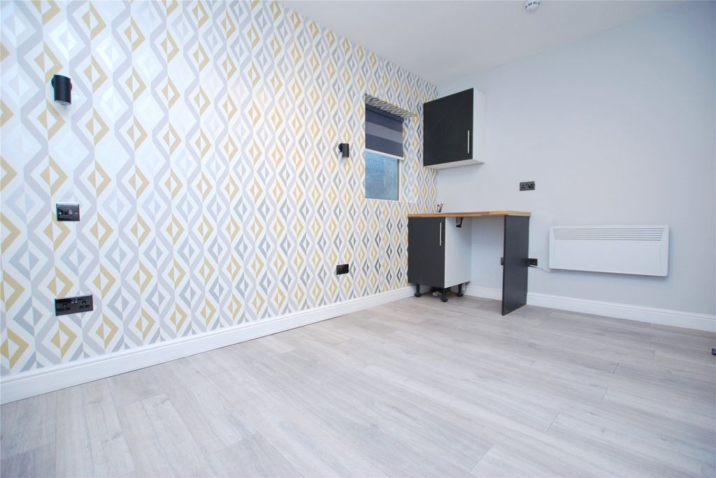 Property photo 1 of 5 Picture No. 05