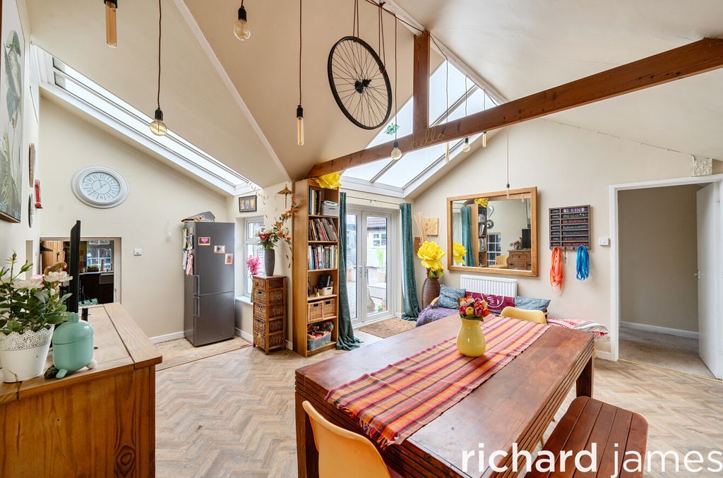 Property photo 2 of 20 154065Dfb7874Edab27ce3F7Cba2521d